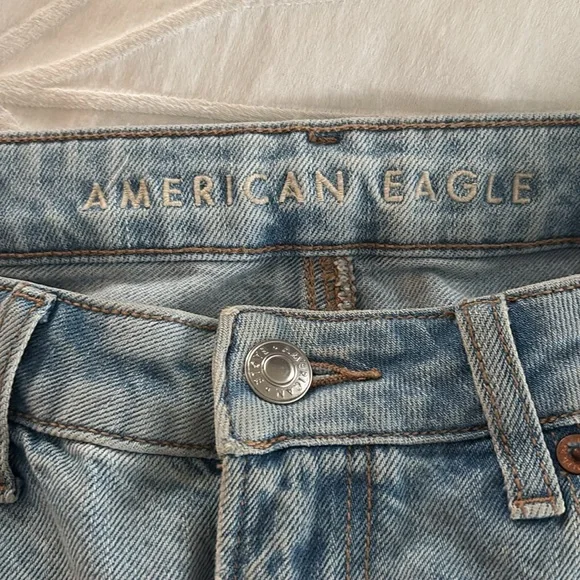 American Eagle Light Blue Jeans - Picture 4 of 6